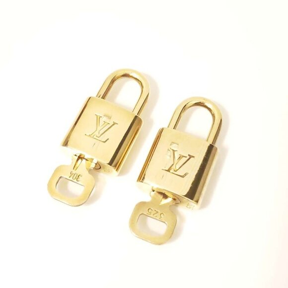 100% Authentic Louis Vuitton Shiny Gold 2 Locks and Keys - Picture 1 of 8